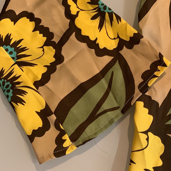 Yellow flower blouse - size S - Picture 2 of 13